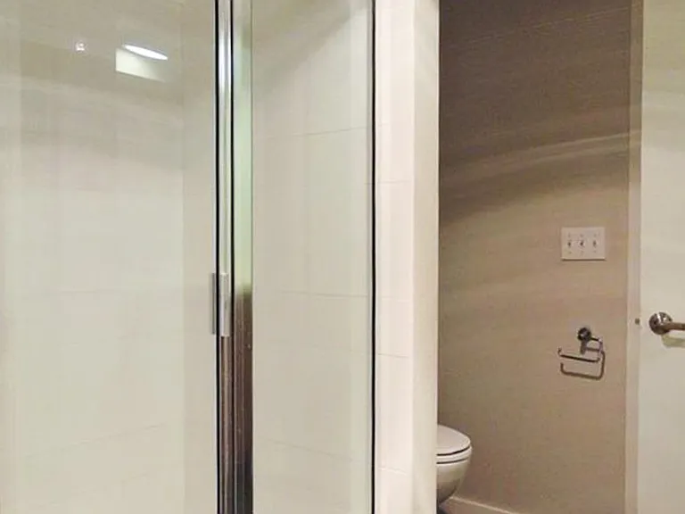 6408 Phinney - Located at the top of Phinney Ridge — Photo 27