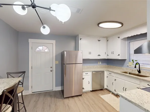 302 Moncrief St #4, Prattville, AL 36067