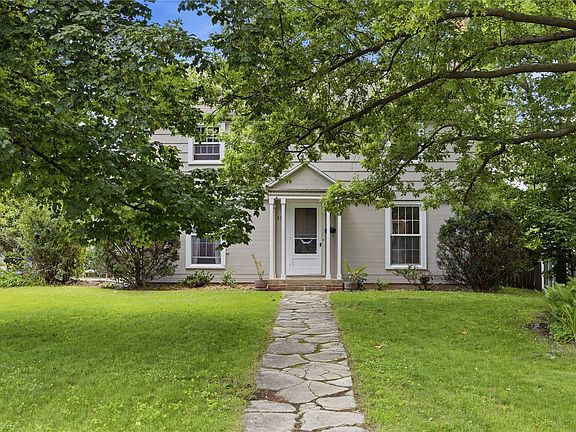 2nd image of 335 Forest Dr SE