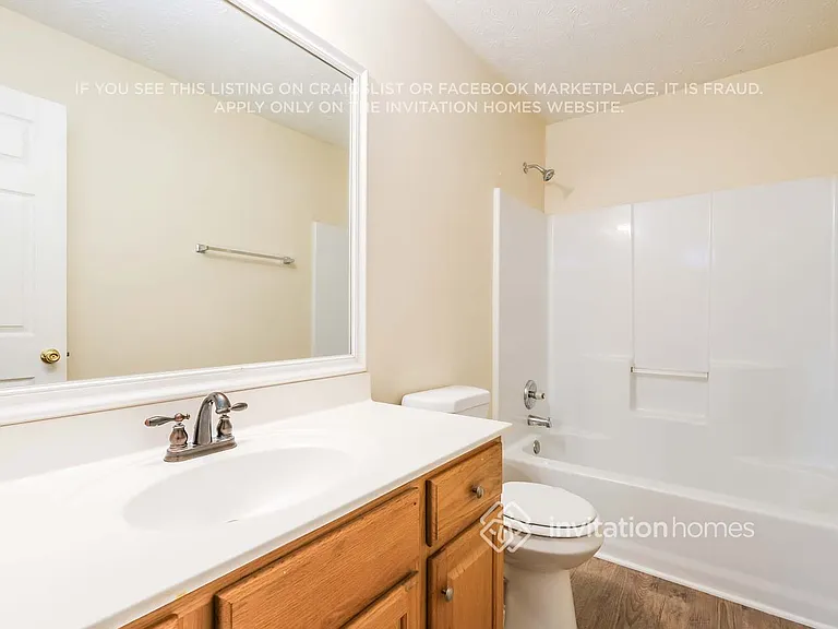 2235 Lexington Ln — Photo 13