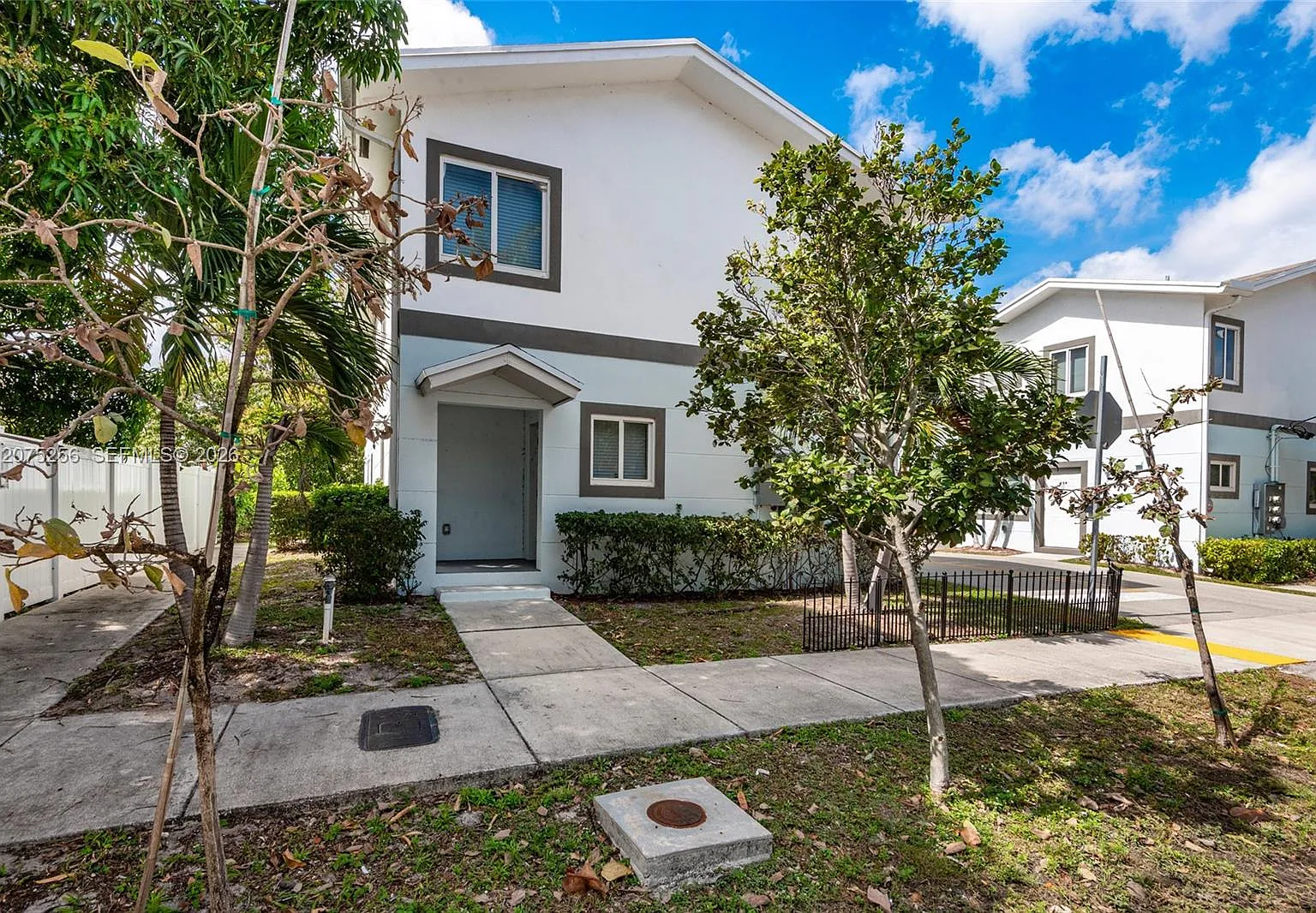 North Lauderdale — Photo 1