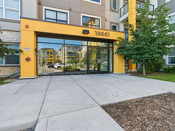 3rd image of 19661 N 40th St SE #316