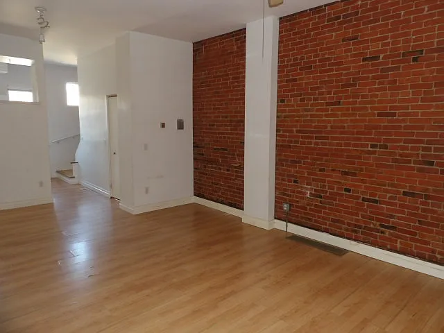 2 bed, 1.5 bath, 1200 sqft, $1,650 — Photo 2