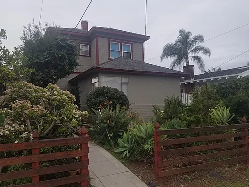 1075 Robinson Ave #2 Photo 1