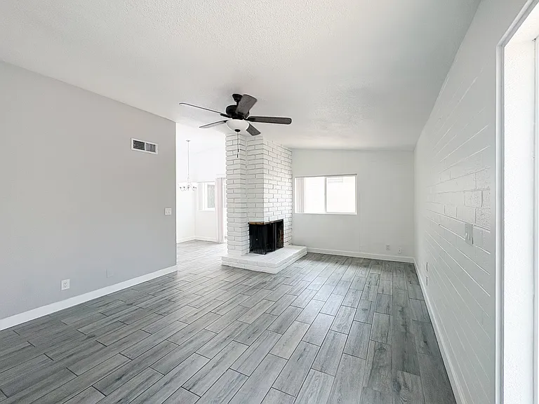 4202 N 27th St #11 — Photo 5