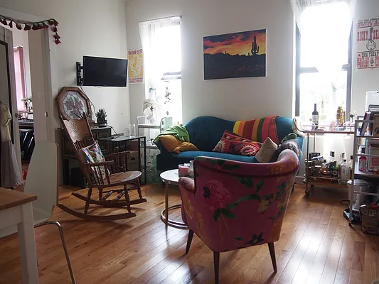 Rented by Evergreen Realty & Investments | media 25