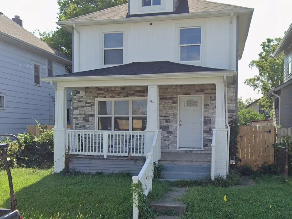 93 N Oakley Ave