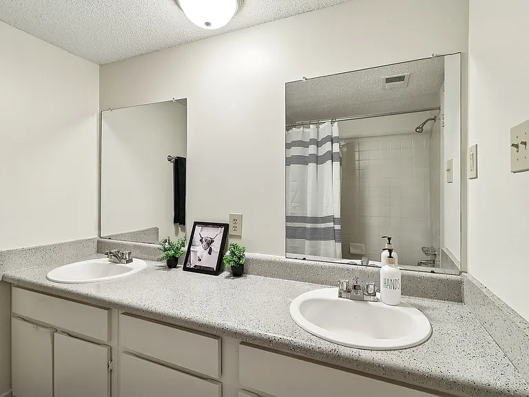 ReNew Bartlett Village — Photo 38