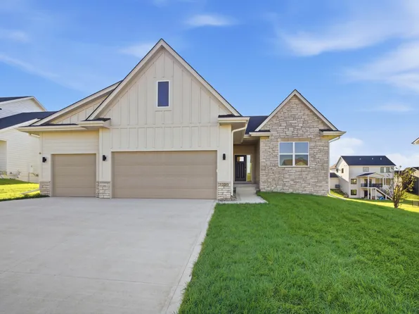 3220 NW Brookside Dr, Grimes, IA 50111