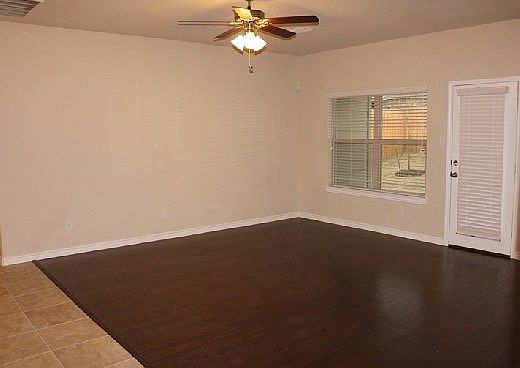 5th image of 1905 Gayla Creek Dr