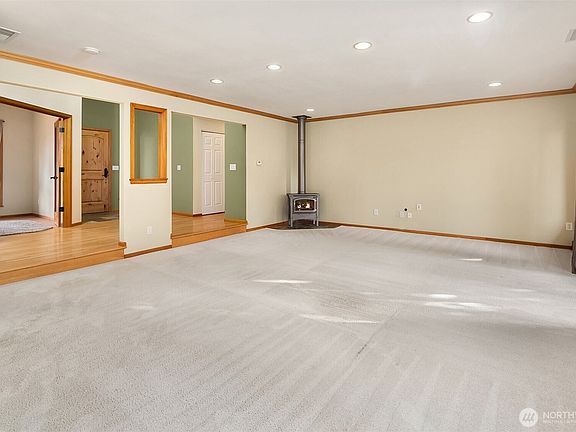 5th image of 3723 188th Street NE