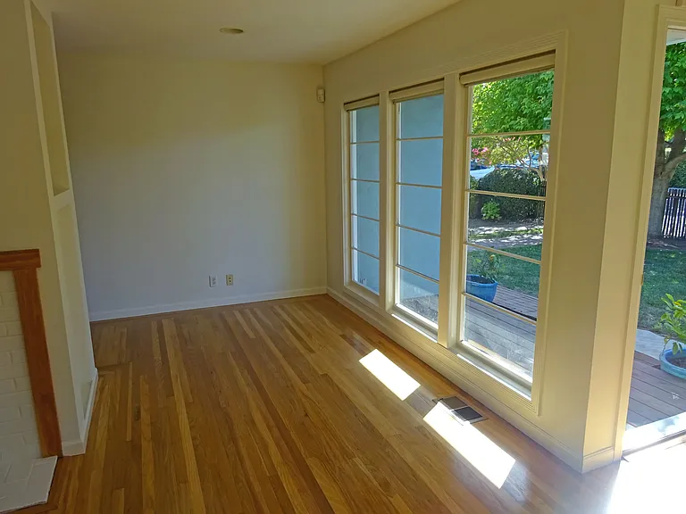 646 9th Ave — Photo 2