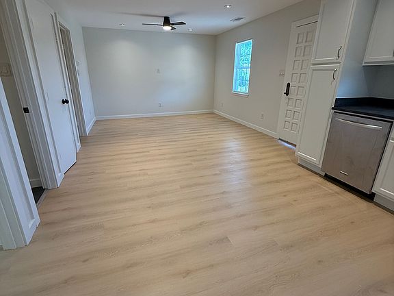 2nd image of 3113 Navaro St