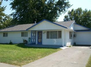 27 W Cedar Dr, Hermiston, OR 97838