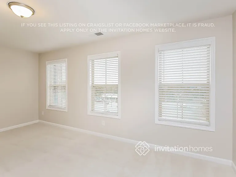 402 Montclair Ct — Photo 10