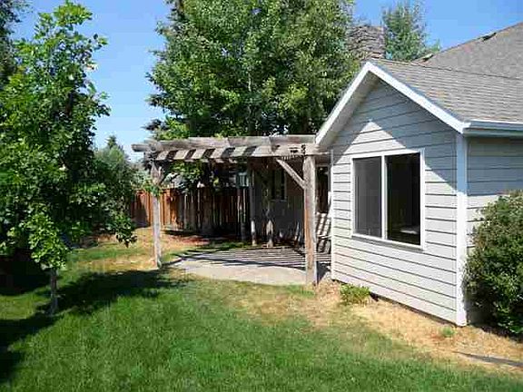 4th image of 2718 Goldenrod Ln