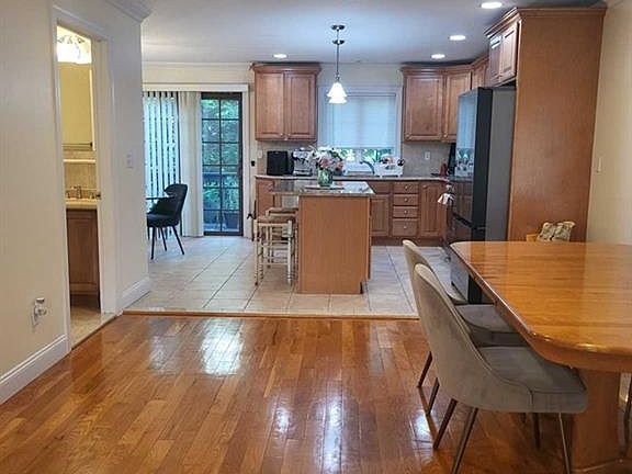 4th image of 526B Hillside Ave #B