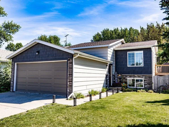 1964 54th Ave S, Fargo, ND 58104