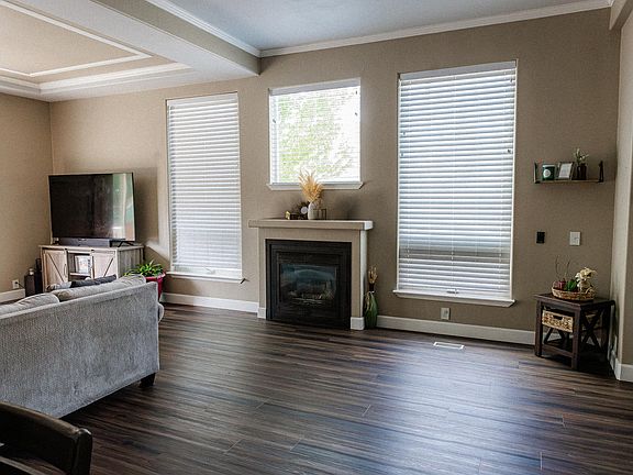 3rd image of 2116 Ashley Ct
