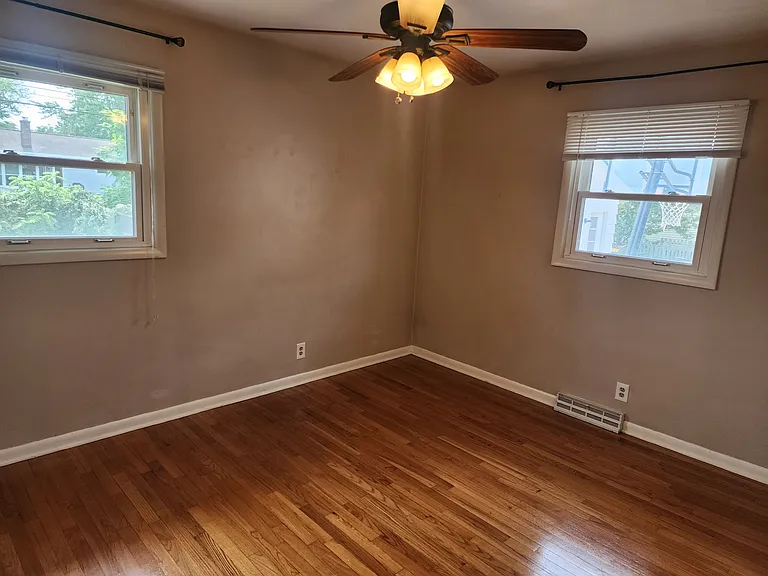 1240 Grant Ave — Photo 8
