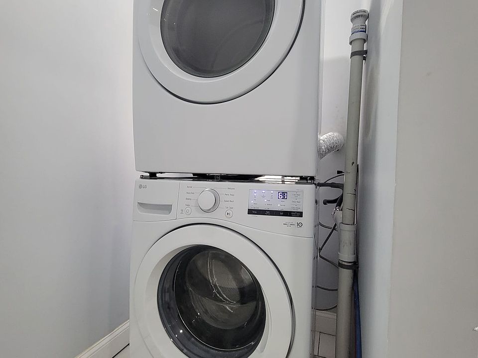 1st image of 23 Hillside St #23
