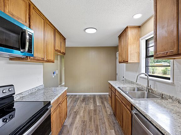 3rd image of 3516 N 9th Hwy