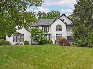 6626 Ridgeview Ct, Loveland, OH 45140