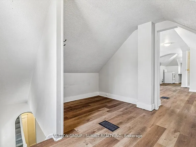 155 1/2 Lake St #MAIN — Photo 16