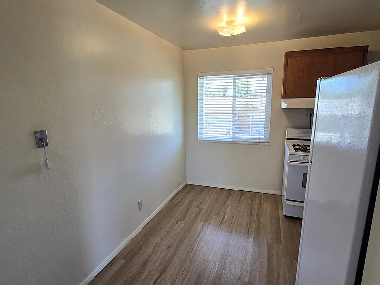 2 bed, 1.0 bath, 850 sqft, $1,700 — Photo 8