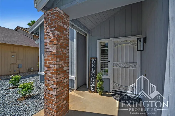 5941 Laguna Park Dr — Photo 3