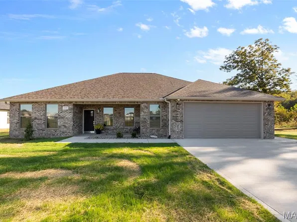 109 Beau Dr, Scott City, MO 63780