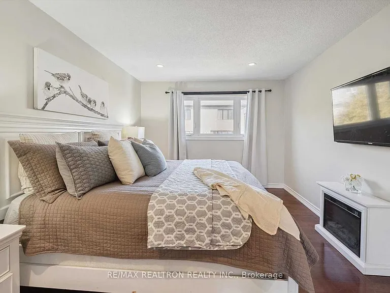 68 Flint Cres #UPPER — Photo 21