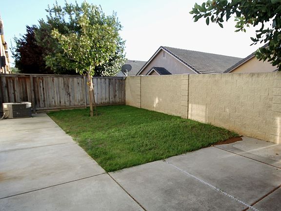 3rd image of 8256 Crystal Walk Cir