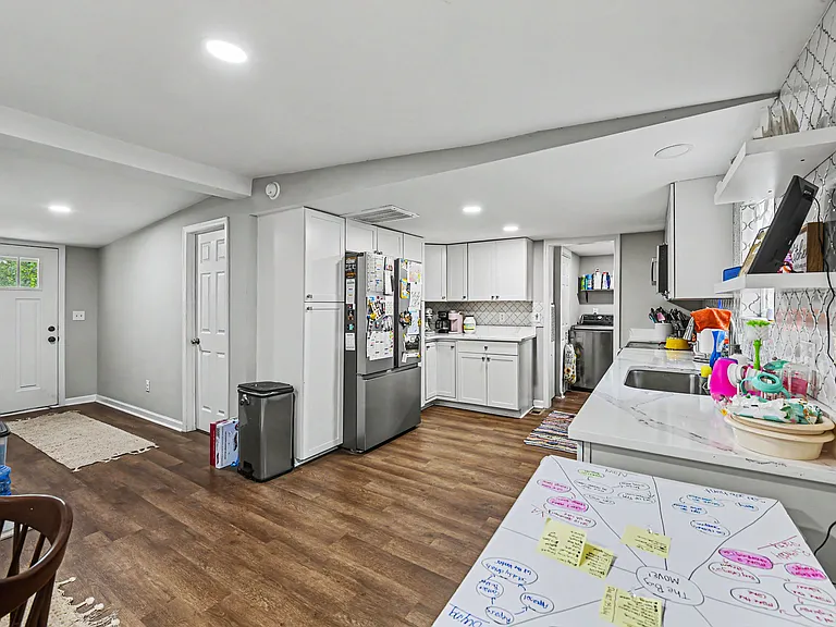309 Farrell St — Photo 6