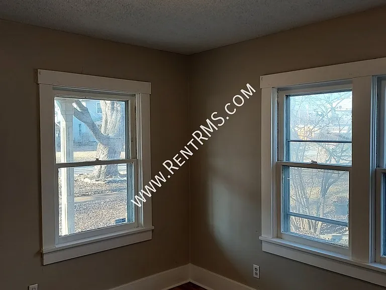 420 SW Lincoln St — Photo 9