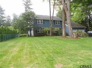 10 Huntersfield Rd, Delmar, NY 12054