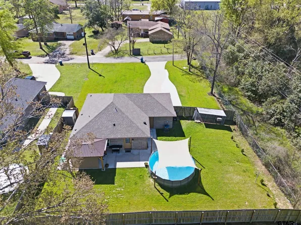 213 Freeman St, Lindale, TX 75771