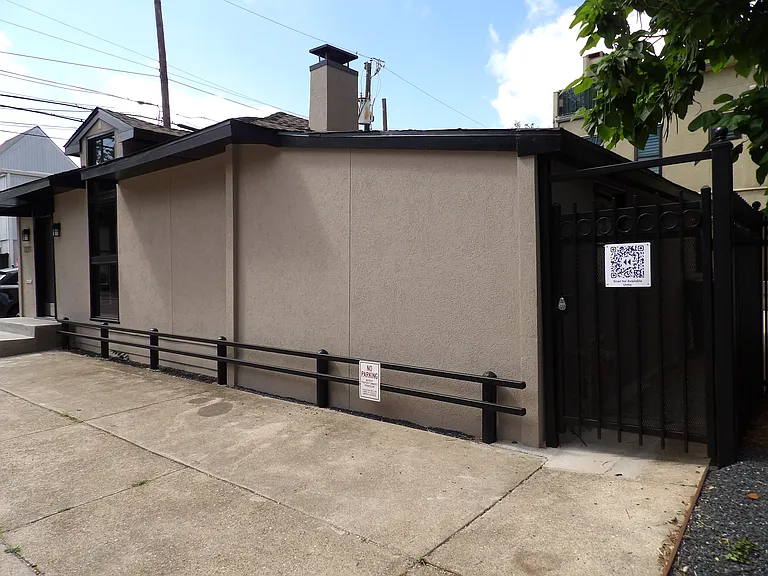 3219 Lee St — Photo 24
