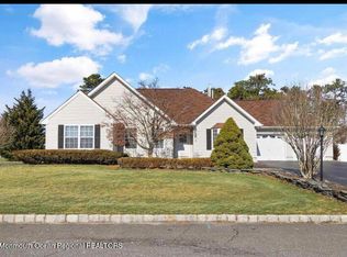 5 Laketree Ct, Manchester, NJ 08759