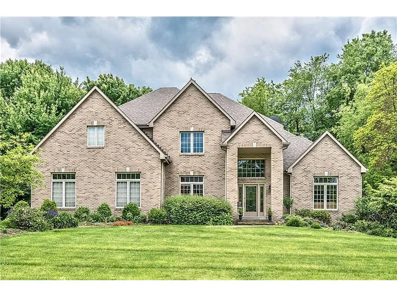 104 Greenbriar Dr photo 1