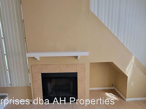 3rd image of 602 N May Unit 25