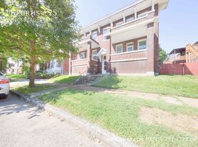 3111 Portis Ave