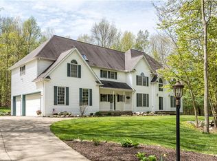 11535 Robin Wood Ln, Chagrin Falls, OH 44023