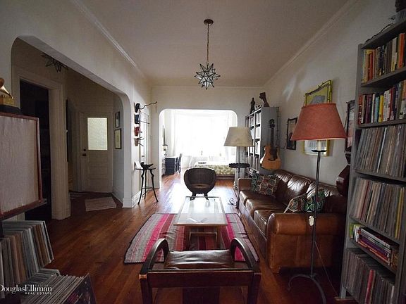 3rd image of 141 E 35th St #1