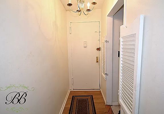 3rd image of 2915 W 5th St APT 3F