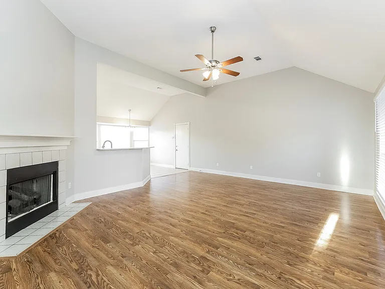 25 Oakridge Cv — Photo 3