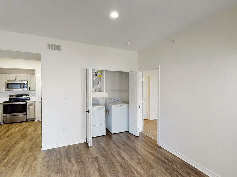 9th Street Apartments — Photo 63