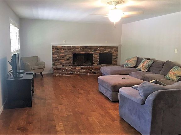 4th image of 1055 W Evans Cres