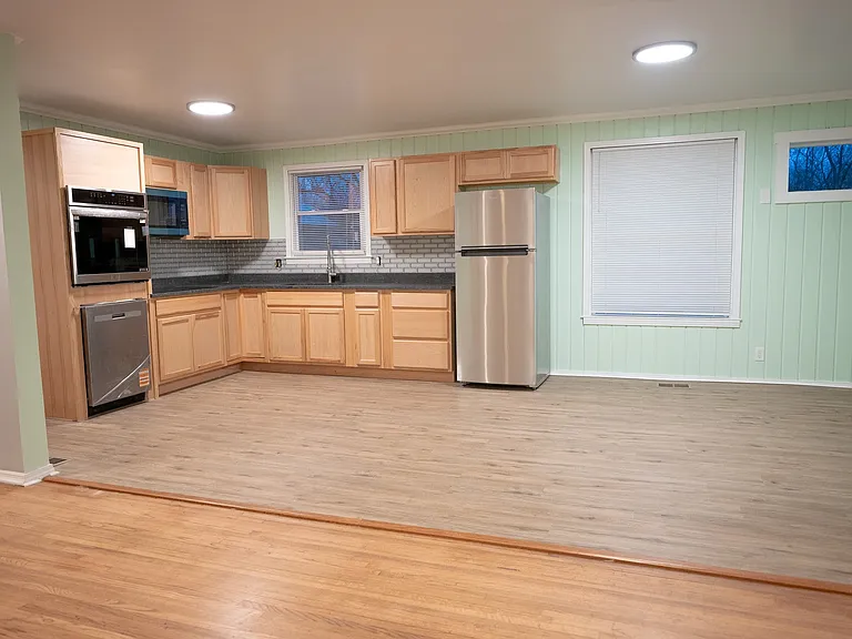 436 Gates Rd — Photo 4