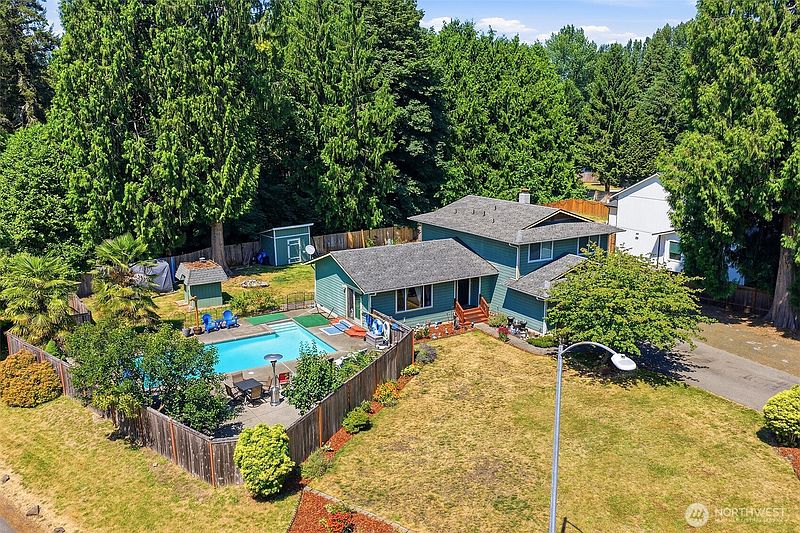 2nd image of 3143 Donnelly Drive SE
